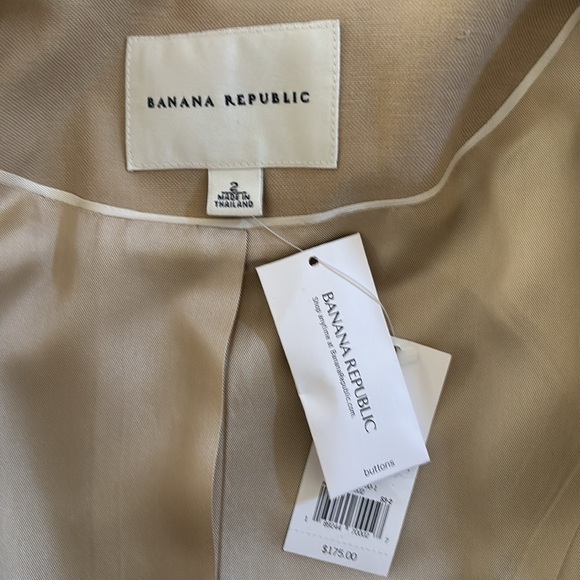 Banana Republic Linen and Silk Blazer. Light Tan. Size 2. NWT. - Picture 7 of 8